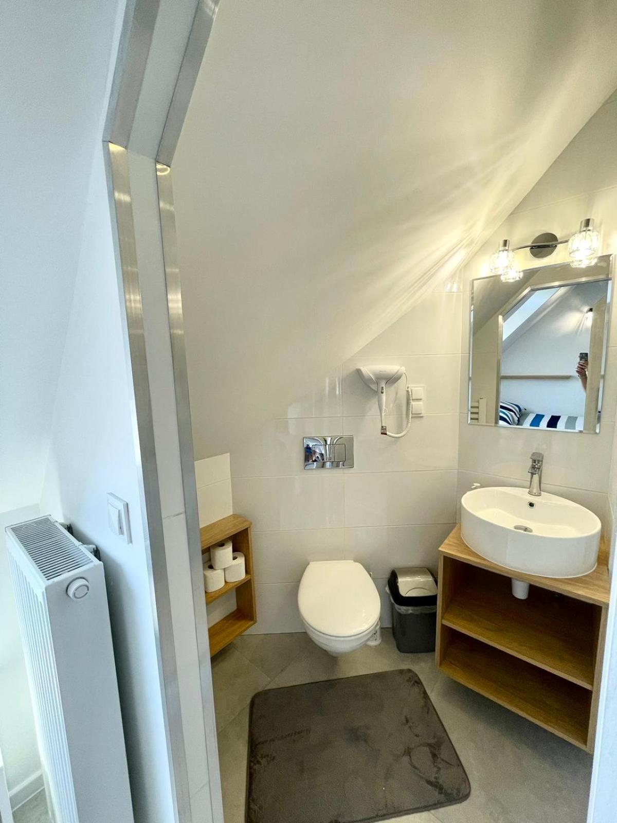 Hotel Bialy Port Rajgród Esterno foto