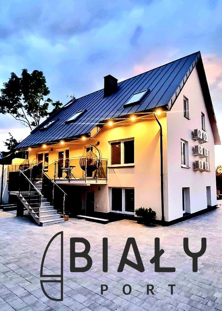 Hotel Bialy Port Rajgród Esterno foto
